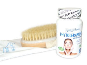 Phyto and Skin Brush out of pouch closeup on white